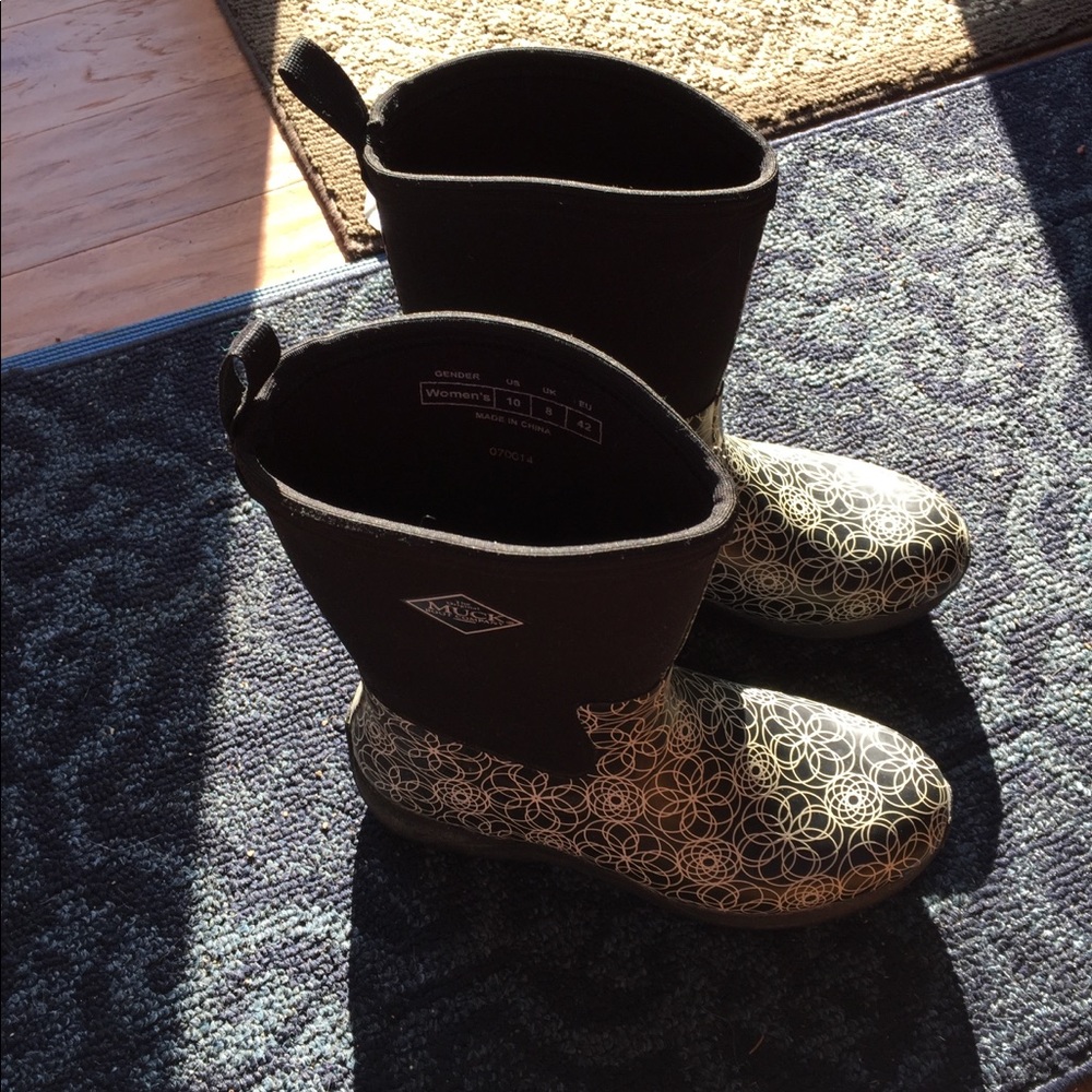 Muck Boots, size 10